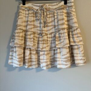 Entro Tiered Ruffled Cream and Tan Patterned Skort